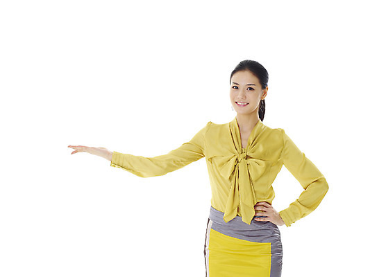 포토 JPG 스튜디오촬영 모델 여자 포즈 비즈니스 안내 실내 표정 한명 서기 미소 웃음 누끼 사람 동양인 정장 손짓 20대 성인 앞모습 한국인 비즈니스우먼 알림 추천 여자만 여자한명만 성인여자만 청년만 청년여자만 성인한명만 청년여자한명만 성인여자한명만 성인만 국내포토 1 옷 뷰포인트 모션 인종 청년 내부 직장인 파일형식