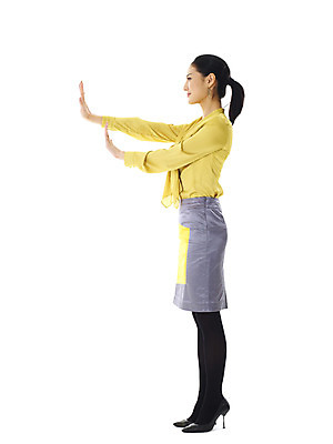 포토 JPG 스튜디오촬영 전신 모델 여자 구두 포즈 비즈니스 실내 손바닥 한명 서기 누끼 사람 동양인 정장 손짓 20대 성인 옆모습 한국인 양손 비즈니스우먼 정지 밀기 거절 여자만 여자한명만 성인여자만 청년만 청년여자만 성인한명만 청년여자한명만 성인여자한명만 성인만 국내포토 1 손 옷 뷰포인트 신발 컨셉 모션 인종 청년 내부 직장인 파일형식