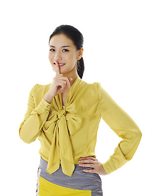 포토 JPG 스튜디오촬영 모델 여자 포즈 비즈니스 실내 표정 한명 서기 미소 웃음 누끼 사람 동양인 정장 손짓 20대 성인 앞모습 한국인 검지손가락 비즈니스우먼 쉿 조용 집게손가락 여자만 여자한명만 성인여자만 청년만 청년여자만 성인한명만 청년여자한명만 성인여자한명만 성인만 국내포토 1 옷 뷰포인트 손가락 모션 인종 청년 내부 직장인 파일형식