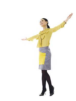 포토 JPG 스튜디오촬영 전신 모델 여자 구두 포즈 비즈니스 팔벌리기 실내 표정 한명 서기 미소 웃음 누끼 사람 동양인 정장 손짓 20대 성인 한국인 비즈니스우먼 양팔 여자만 여자한명만 성인여자만 청년만 청년여자만 성인한명만 청년여자한명만 성인여자한명만 성인만 국내포토 1 옷 신발 모션 인종 청년 내부 직장인 파일형식