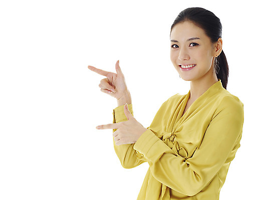 포토 JPG 스튜디오촬영 모델 여자 포즈 비즈니스 손가락 실내 표정 한명 미소 웃음 누끼 사람 동양인 정장 손짓 상반신 20대 성인 옆모습 한국인 엄지손가락 검지손가락 양손 가리킴 비즈니스우먼 집게손가락 여자만 여자한명만 성인여자만 청년만 청년여자만 성인한명만 청년여자한명만 성인여자한명만 성인만 국내포토 1 손 옷 뷰포인트 모션 인종 청년 내부 직장인 파일형식