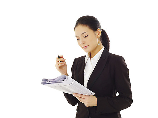 포토 JPG 스튜디오촬영 모델 여자 포즈 비즈니스 실내 한명 서기 미소 웃음 누끼 사람 동양인 정장 손짓 상반신 20대 성인 필기구 펜 한국인 정보 직장인 비즈니스우먼 뉴스 신문읽기 영자신문 여자만 여자한명만 성인여자만 청년만 청년여자만 성인한명만 청년여자한명만 성인여자한명만 성인만 국내포토 직업 1 옷 모션 문구용품 표정 인종 청년 내부 신문 읽기 파일형식