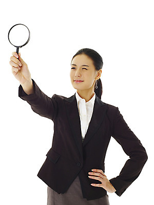 포토 JPG 스튜디오촬영 모델 여자 포즈 비즈니스 돋보기 실내 한명 서기 미소 웃음 누끼 사람 동양인 정장 손짓 상반신 20대 성인 앞모습 한국인 비즈니스우먼 확대 볼록렌즈 여자만 여자한명만 성인여자만 청년만 청년여자만 성인한명만 청년여자한명만 성인여자한명만 성인만 국내포토 1 옷 뷰포인트 모션 표정 인종 청년 내부 직장인 파일형식