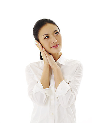 포토 JPG 스튜디오촬영 모델 여자 포즈 생각 비즈니스 상상 실내 한명 서기 누끼 사람 동양인 손짓 상반신 20대 성인 앞모습 한국인 비즈니스우먼 손모으기 여자만 여자한명만 성인여자만 청년만 청년여자만 성인한명만 청년여자한명만 성인여자한명만 성인만 가지런함 국내포토 1 뷰포인트 컨셉 모션 인종 청년 내부 직장인 파일형식