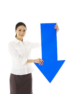 포토 JPG 스튜디오촬영 모델 여자 화살표 포즈 비즈니스 실내 한명 서기 미소 웃음 누끼 사람 동양인 손짓 상반신 20대 성인 앞모습 파란색 한국인 직장인 비즈니스우먼 하락 여자만 여자한명만 성인여자만 청년만 청년여자만 성인한명만 청년여자한명만 성인여자한명만 성인만 국내포토 직업 1 뷰포인트 컬러 컨셉 모션 표정 인종 청년 내부 파일형식
