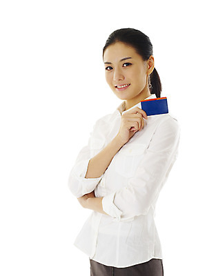 포토 JPG 스튜디오촬영 모델 여자 포즈 비즈니스 안내 실내 한명 서기 미소 웃음 누끼 사람 동양인 손짓 상반신 20대 성인 옆모습 한국인 비즈니스우먼 신용카드 알림 결제 여자만 여자한명만 성인여자만 청년만 청년여자만 성인한명만 청년여자한명만 성인여자한명만 성인만 국내포토 1 뷰포인트 모션 표정 인종 청년 내부 금융 직장인 파일형식