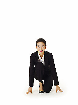 포토 JPG 스튜디오촬영 전신 모델 여자 포즈 비즈니스 실내 한명 웃음 누끼 사람 앉기 동양인 정장 손짓 20대 성인 앞모습 한국인 직장인 비즈니스우먼 시작 출발 여자만 여자한명만 성인여자만 청년만 청년여자만 성인한명만 청년여자한명만 성인여자한명만 성인만 국내포토 직업 1 옷 뷰포인트 컨셉 모션 표정 인종 청년 내부 파일형식