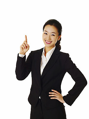 포토 JPG 스튜디오촬영 모델 여자 포즈 비즈니스 손가락 실내 한명 서기 미소 웃음 누끼 사람 동양인 정장 손짓 상반신 20대 성인 앞모습 한국인 직장인 비즈니스우먼 여자만 여자한명만 성인여자만 청년만 청년여자만 성인한명만 청년여자한명만 성인여자한명만 성인만 국내포토 직업 1 손 옷 뷰포인트 모션 표정 인종 청년 내부 파일형식