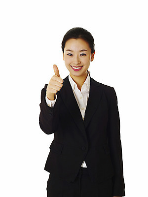 포토 JPG 스튜디오촬영 모델 여자 포즈 비즈니스 실내 한명 서기 미소 웃음 누끼 사람 동양인 정장 손짓 상반신 20대 성인 앞모습 한국인 엄지손가락 우승 최고 직장인 비즈니스우먼 여자만 여자한명만 성인여자만 청년만 청년여자만 성인한명만 청년여자한명만 성인여자한명만 성인만 국내포토 직업 1 옷 뷰포인트 손가락 모션 표정 인종 청년 내부 파일형식