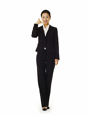 포토 JPG 스튜디오촬영 전신 모델 여자 포즈 비즈니스 실내 한명 서기 미소 웃음 누끼 사람 동양인 정장 손짓 20대 성인 앞모습 한국인 직장인 비즈니스우먼 통화 여자만 여자한명만 성인여자만 청년만 청년여자만 성인한명만 청년여자한명만 성인여자한명만 성인만 국내포토 직업 1 옷 뷰포인트 모션 표정 인종 청년 내부 파일형식