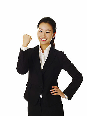 포토 JPG 스튜디오촬영 모델 여자 포즈 비즈니스 실내 한명 서기 미소 웃음 누끼 사람 동양인 정장 손짓 20대 성인 깨끗함 파이팅 한국인 직장인 비즈니스우먼 여자만 여자한명만 성인여자만 청년만 청년여자만 성인한명만 청년여자한명만 성인여자한명만 성인만 국내포토 직업 1 옷 컨셉 모션 표정 인종 청년 내부 파일형식