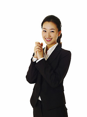 포토 JPG 스튜디오촬영 모델 여자 포즈 비즈니스 실내 한명 서기 미소 웃음 누끼 사람 동양인 정장 손짓 상반신 20대 성인 앞모습 손잡기 희망 한국인 직장인 비즈니스우먼 여자만 여자한명만 성인여자만 청년만 청년여자만 성인한명만 청년여자한명만 성인여자한명만 성인만 국내포토 직업 1 옷 감정 뷰포인트 모션 표정 인종 청년 내부 파일형식