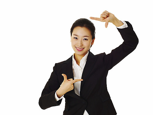 포토 JPG 스튜디오촬영 모델 여자 포즈 비즈니스 실내 한명 서기 미소 웃음 누끼 사람 동양인 정장 손짓 상반신 20대 성인 앞모습 한국인 직장인 비즈니스우먼 여자만 여자한명만 성인여자만 청년만 청년여자만 성인한명만 청년여자한명만 성인여자한명만 성인만 국내포토 직업 1 옷 뷰포인트 모션 표정 인종 청년 내부 파일형식