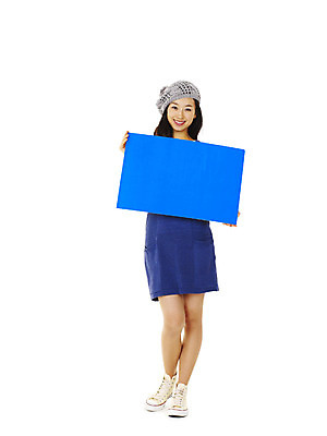 포토 JPG 스튜디오촬영 전신 모델 모자 라이프스타일 원피스 여자 포즈 모션 안내 실내 한명 서기 미소 웃음 들기 누끼 사람 동양인 손짓 이벤트 20대 성인 앞모습 캐주얼 한국인 알림 메모판 베레모 캐주얼원피스 여자만 여자한명만 성인여자만 청년만 청년여자만 성인한명만 청년여자한명만 성인여자한명만 성인만 국내포토 모자_잡화 1 잡화 옷 뷰포인트 표정 인종 청년 내부 생활 파일형식