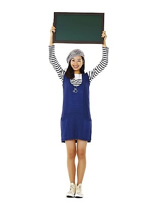 포토 JPG 스튜디오촬영 전신 모델 모자 라이프스타일 원피스 여자 포즈 모션 실내 한명 서기 미소 웃음 들기 누끼 사람 동양인 손짓 이벤트 20대 성인 앞모습 캐주얼 칠판 한국인 엄지손가락 검지손가락 알림 추천 베레모 캐주얼원피스 집게손가락 여자만 여자한명만 성인여자만 청년만 청년여자만 성인한명만 청년여자한명만 성인여자한명만 성인만 국내포토 모자_잡화 1 잡화 옷 뷰포인트 손가락 표정 인종 청년 내부 생활 파일형식