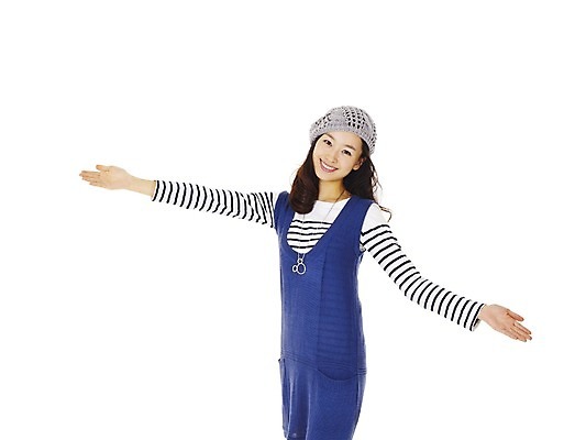 포토 JPG 스튜디오촬영 모델 모자 라이프스타일 원피스 여자 포즈 장신구 모션 팔벌리기 안내 실내 한명 미소 웃음 누끼 사람 동양인 손짓 이벤트 상반신 20대 성인 앞모습 장식 캐주얼 한국인 베레모 캐주얼원피스 양팔 여자만 여자한명만 성인여자만 청년만 청년여자만 성인한명만 청년여자한명만 성인여자한명만 성인만 국내포토 모자_잡화 1 잡화 옷 뷰포인트 표정 인종 청년 내부 생활 파일형식