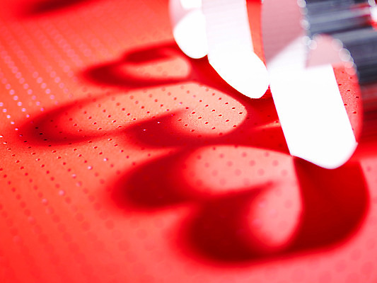 포토 JPG 스튜디오촬영 백그라운드 기념 실내 그림자 사랑 틀 사람없음 장식 빨간색 하트 은색 오브젝트 골판지 국내포토 모양 감정 종이 컬러 파일형식