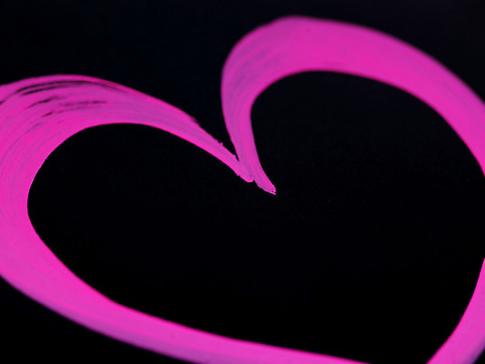 포토 JPG 스튜디오촬영 종이 분홍색 백그라운드 패턴 기념 실내 사랑 사람없음 장식 보라색 검은색 하트 색칠 그리기 오브젝트 그림 형광색 국내포토 모양 감정 컬러 무늬 모션 파일형식