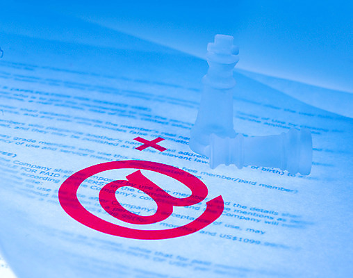 포토 JPG 스튜디오촬영 문자 기호 알파벳 교육 사람없음 볼펜 시험 체스 덧셈 플러스 오브젝트 보고서 대학교 성적 시험지 점수 평가 에이플러스 학점 골뱅이기호 국내포토 영어 학교 놀이 실내 펜 수학 파일형식