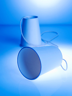 포토 JPG 스튜디오촬영 교육 백그라운드 커뮤니케이션 근접촬영 사람없음 물음표 끈 실 연결 종이컵 실전화기 오브젝트 만들기 과학교육 통화 탐구생활 국내포토 기호 뷰포인트 과학 모션 실내 컵 관찰 일회용 파일형식