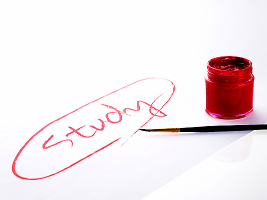 포토 JPG 스튜디오촬영 문자 기호 영어 교육 종이 미술 사람없음 빨간색 단어 스터디 펜 물감 미술도구 붓 오브젝트 열공 국내포토 컬러 문화예술 실내 학습 필기구 파일형식