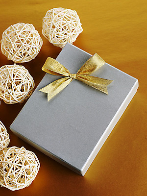 포토 JPG 스튜디오촬영 기념일 리본 포장 실내 선물포장 선물 이벤트 사람없음 장식 선물상자 상자 오브젝트 포장소품 국내포토 포장재료 파일형식