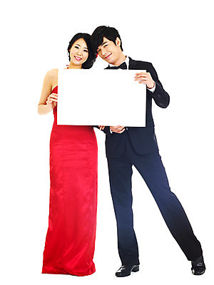 포토 JPG 스튜디오촬영 전신 커플 드레스 여자 기념일 남자 신부 포즈 신랑 결혼 나비넥타이 알림판 실내 서기 미소 웃음 누끼 사람 동양인 정장 턱시도 손짓 이벤트 20대 성인 두명 빨간색 청춘 한국인 알림 메모판 이브닝드레스 에프터드레스 피로연드레스 청년만 성인만 국내포토 옷 컬러 컨셉 관계 모션 넥타이 표정 인종 청년 내부 파일형식