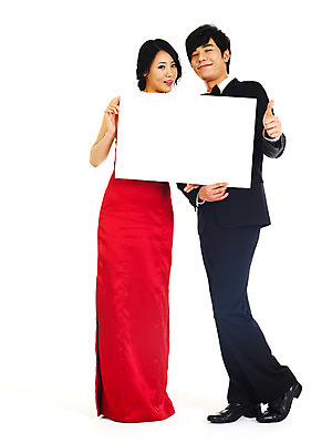 포토 JPG 스튜디오촬영 전신 커플 드레스 여자 기념일 남자 신부 포즈 신랑 결혼 나비넥타이 알림판 실내 서기 미소 누끼 사람 동양인 정장 턱시도 손짓 이벤트 20대 성인 두명 빨간색 청춘 한국인 최고 알림 추천 메모판 이브닝드레스 에프터드레스 피로연드레스 청년만 성인만 국내포토 옷 컬러 컨셉 관계 모션 넥타이 표정 인종 청년 내부 파일형식