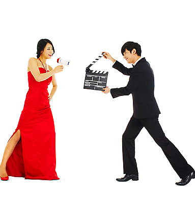 포토 JPG 스튜디오촬영 전신 커플 드레스 여자 기념일 남자 신부 포즈 신랑 결혼 나비넥타이 안내 실내 서기 미소 웃음 누끼 사람 동양인 정장 턱시도 손짓 이벤트 20대 성인 두명 빨간색 청춘 확성기 한국인 클래퍼보드 알림 이브닝드레스 에프터드레스 피로연드레스 청년만 성인만 국내포토 옷 컬러 컨셉 관계 모션 넥타이 표정 인종 청년 내부 파일형식