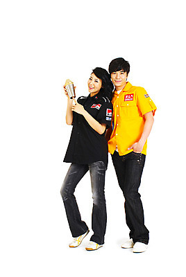 포토 JPG 스튜디오촬영 전신 직업 커플 여자 남자 결혼 컨셉 실내 서기 미소 웃음 누끼 사람 동양인 손짓 이벤트 20대 성인 두명 청춘 기댐 한국인 칵테일 커플티 바텐더 이벤트의상 칵테일쉐이크 청년만 성인만 국내포토 옷 관계 모션 주류 표정 인종 청년 내부 커플룩 쉐이크 파일형식