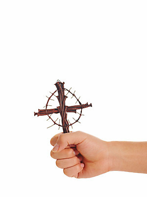 포토 JPG 스튜디오촬영 손 기독교 종교 상징 십자가 종교용품 기독교용품 손짓 신체부위 교회 가시 오브젝트 괴로움 국내포토 감정 종교건축 모션 실내 사람 건물 파일형식