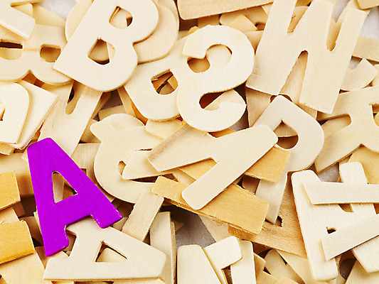 포토 JPG 문자 기호 알파벳 영어 교육 조각 사람없음 목재 보라색 오브젝트 A 국내포토 나무 컬러 재료 파일형식