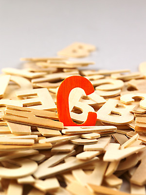 포토 JPG 문자 기호 알파벳 영어 교육 조각 씨앗 사람없음 목재 주황색 오브젝트 C 국내포토 나무 식물 컬러 재료 파일형식