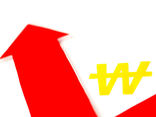 포토 JPG 문자 기호 화살표 상징 돈 표시 사람없음 빨간색 금융 경제 원화 화폐기호 상승 오르기 통화 상향 국내포토 컬러 컨셉 모션 재산 화폐 파일형식