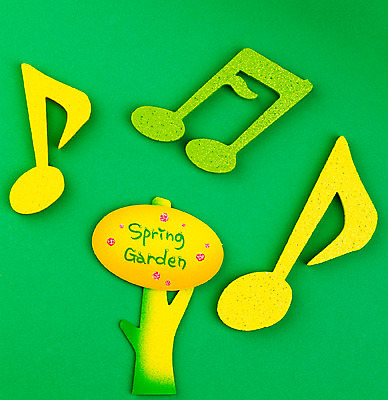 포토 JPG 스튜디오촬영 나무 문자 기호 알파벳 영어 사계절 계절 음표 자연 사람없음 장식 단어 모형 봄 오브젝트 교구 국내포토 식물 교육 음악 실내 생태계 파일형식