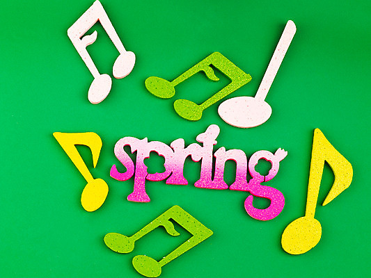 포토 JPG 스튜디오촬영 문자 기호 알파벳 영어 사계절 계절 음표 자연 사람없음 장식 단어 모형 봄 오브젝트 교구 국내포토 교육 음악 실내 생태계 파일형식