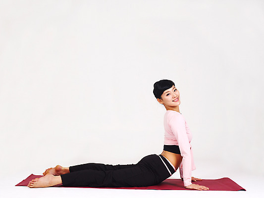 포토 JPG 스튜디오촬영 전신 라이프스타일 웰빙 여자 포즈 몸매관리 요가 실내 건강 한명 웃음 사람 손짓 20대 성인 라이프 옆모습 운동 건강관리 스트레칭 한국인 요가자세 매트 요가복 코브라자세 여자만 여자한명만 성인여자만 청년만 청년여자만 성인한명만 청년여자한명만 성인여자한명만 성인만 국내포토 1 뷰포인트 다이어트 모션 표정 관리 동양인 청년 내부 생활 운동복 파일형식