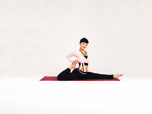 포토 JPG 스튜디오촬영 전신 라이프스타일 웰빙 여자 포즈 몸매관리 요가 실내 건강 한명 웃음 누끼 사람 앉기 손짓 20대 성인 라이프 운동 건강관리 스트레칭 한국인 요가자세 매트 요가복 여자만 여자한명만 성인여자만 청년만 청년여자만 성인한명만 청년여자한명만 성인여자한명만 성인만 국내포토 1 다이어트 모션 표정 관리 동양인 청년 내부 생활 운동복 파일형식