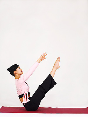 포토 JPG 스튜디오촬영 전신 라이프스타일 웰빙 여자 포즈 몸매관리 요가 실내 건강 한명 사람 손짓 20대 성인 라이프 옆모습 운동 건강관리 한국인 요가자세 매트 균형 요가복 여자만 여자한명만 성인여자만 청년만 청년여자만 성인한명만 청년여자한명만 성인여자한명만 성인만 국내포토 1 뷰포인트 다이어트 모션 관리 동양인 청년 내부 생활 운동복 파일형식