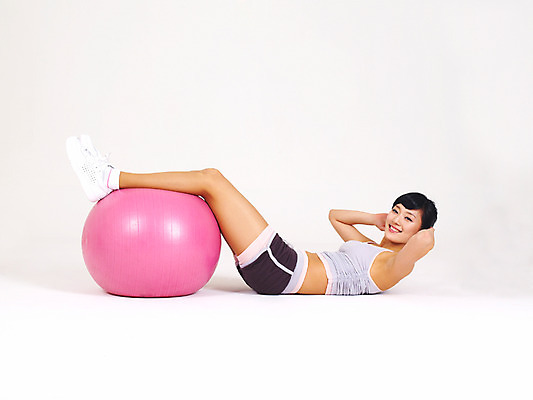 포토 JPG 스튜디오촬영 전신 라이프스타일 여자 몸매관리 다이어트 실내 건강 한명 웃음 누끼 사람 손짓 20대 성인 라이프 옆모습 운동복 눕기 운동 건강관리 운동기구 스트레칭 한국인 짐볼 윗몸일으키기 여자만 여자한명만 성인여자만 청년만 청년여자만 성인한명만 청년여자한명만 성인여자한명만 성인만 국내포토 1 옷 뷰포인트 모션 표정 관리 동양인 청년 내부 생활 헬스 파일형식