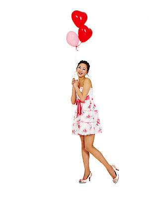 포토 JPG 스튜디오촬영 전신 드레스 원피스 여자 리본 포즈 모션 실내 한명 서기 미소 웃음 들기 누끼 사람 동양인 손짓 이벤트 20대 성인 옆모습 파티 한국인 미니드레스 파티복 풍선 여자만 여자한명만 성인여자만 청년만 청년여자만 성인한명만 청년여자한명만 성인여자한명만 성인만 국내포토 1 옷 뷰포인트 표정 인종 청년 내부 파일형식