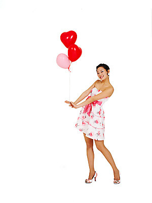 포토 JPG 스튜디오촬영 전신 드레스 원피스 여자 리본 포즈 모션 실내 한명 서기 미소 웃음 들기 누끼 사람 동양인 손짓 이벤트 20대 성인 파티 한국인 미니드레스 파티복 풍선 여자만 여자한명만 성인여자만 청년만 청년여자만 성인한명만 청년여자한명만 성인여자한명만 성인만 국내포토 1 옷 표정 인종 청년 내부 파일형식