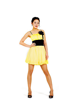 포토 JPG 스튜디오촬영 전신 원피스 여자 포즈 모션 실내 한명 서기 누끼 사람 동양인 손짓 이벤트 20대 성인 앞모습 치마 파티 한국인 미니원피스 여자만 여자한명만 성인여자만 청년만 청년여자만 성인한명만 청년여자한명만 성인여자한명만 성인만 국내포토 1 옷 뷰포인트 하의 인종 청년 내부 파일형식