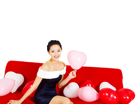 포토 JPG 스튜디오촬영 원피스 여자 포즈 모션 실내 한명 미소 웃음 사람 앉기 동양인 손짓 이벤트 상반신 20대 성인 앞모습 치마 소파 파티 한국인 풍선 미니원피스 여자만 여자한명만 성인여자만 청년만 청년여자만 성인한명만 청년여자한명만 성인여자한명만 성인만 국내포토 1 옷 뷰포인트 의자 하의 표정 인종 청년 내부 파일형식