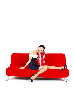 포토 JPG 스튜디오촬영 전신 원피스 여자 포즈 모션 실내 선물 한명 미소 웃음 들기 누끼 사람 앉기 동양인 손짓 이벤트 20대 성인 옆모습 선물상자 치마 소파 파티 한국인 미니원피스 여자만 여자한명만 성인여자만 청년만 청년여자만 성인한명만 청년여자한명만 성인여자한명만 성인만 국내포토 1 옷 뷰포인트 의자 하의 표정 인종 청년 내부 상자 파일형식