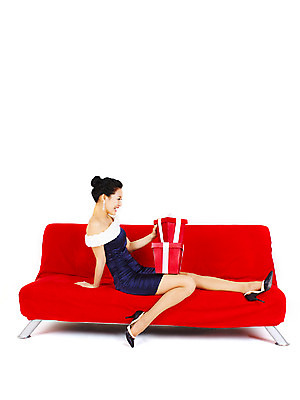 포토 JPG 스튜디오촬영 전신 원피스 여자 포즈 모션 실내 선물 한명 미소 웃음 들기 누끼 사람 앉기 동양인 손짓 이벤트 20대 성인 옆모습 선물상자 치마 소파 파티 한국인 미니원피스 여자만 여자한명만 성인여자만 청년만 청년여자만 성인한명만 청년여자한명만 성인여자한명만 성인만 국내포토 1 옷 뷰포인트 의자 하의 표정 인종 청년 내부 상자 파일형식