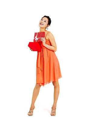 포토 JPG 스튜디오촬영 전신 드레스 원피스 여자 포즈 모션 실내 선물 한명 서기 미소 웃음 들기 누끼 사람 동양인 손짓 이벤트 20대 성인 선물상자 치마 파티 한국인 즐거움 여자만 여자한명만 성인여자만 청년만 청년여자만 성인한명만 청년여자한명만 성인여자한명만 성인만 국내포토 1 옷 감정 하의 표정 인종 청년 내부 상자 파일형식