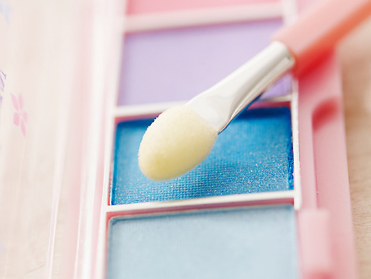 포토 뷰포인트 실내 뷰티 화장품 붓 미용용품 오브젝트 메이크업브러쉬 파일형식 JPG 사람없음 여성용품 생활용품 화장 화장용품 근접촬영 스튜디오촬영 아이섀도 국내포토 아이섀도브러쉬