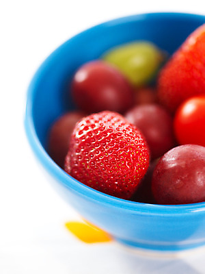 포토 JPG 스튜디오촬영 식물 그릇 웰빙 음식 백그라운드 토마토 과일 방울토마토 딸기 디저트 근접촬영 사람없음 하이앵글 믹싱볼 국내포토 식기 뷰포인트 채소 실내 파일형식