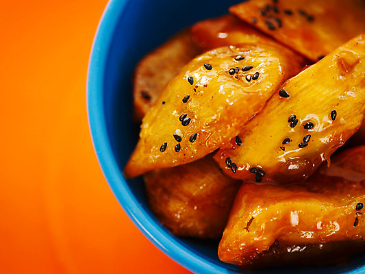 포토 JPG 그릇 음식 채소 식재료 요리 근접촬영 사람없음 고구마 고구마맛탕 맛탕 국내포토 식기 뷰포인트 뿌리채소 파일형식